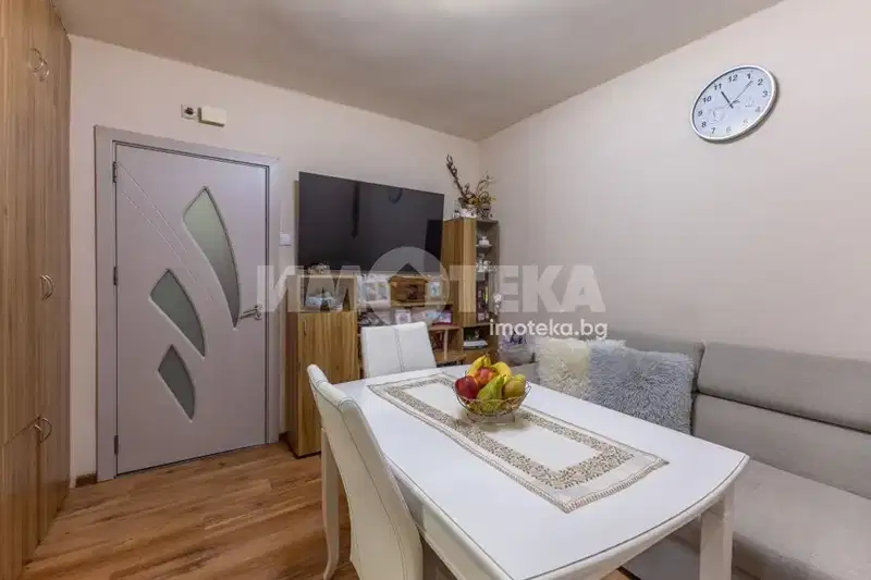 Three-room apartment with three terraces in Grand Mall, Varna