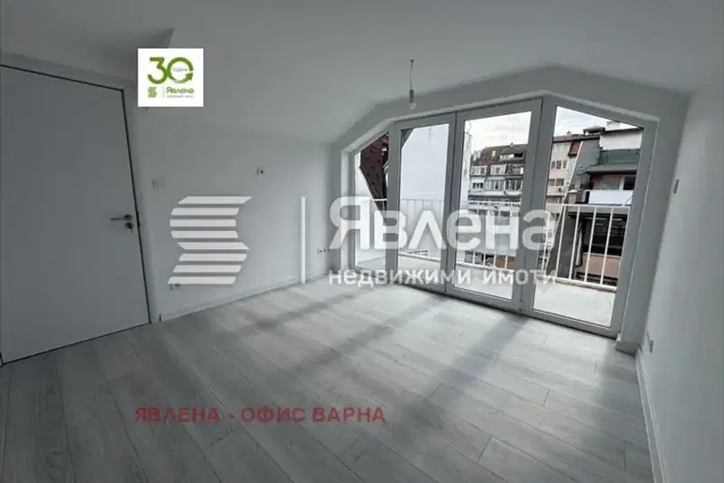 Многостаен апартамент във Варна, Зимно кино Тракия