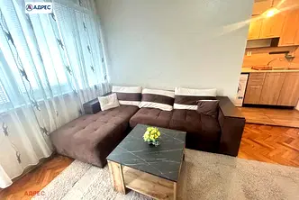 Двустаен апартамент в Зимно кино Тракия, Варна с тераса