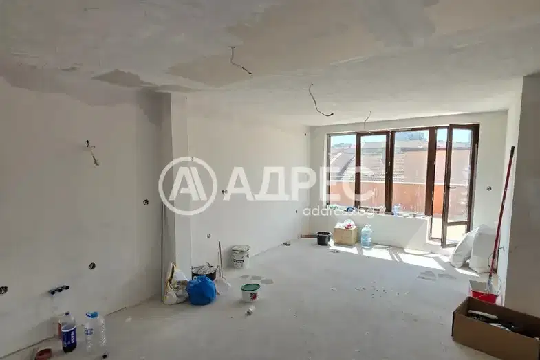 Тристаен апартамент във Велико Търново, Бузлуджа