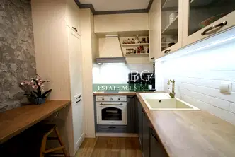Тристаен апартамент във Велико Търново, Център