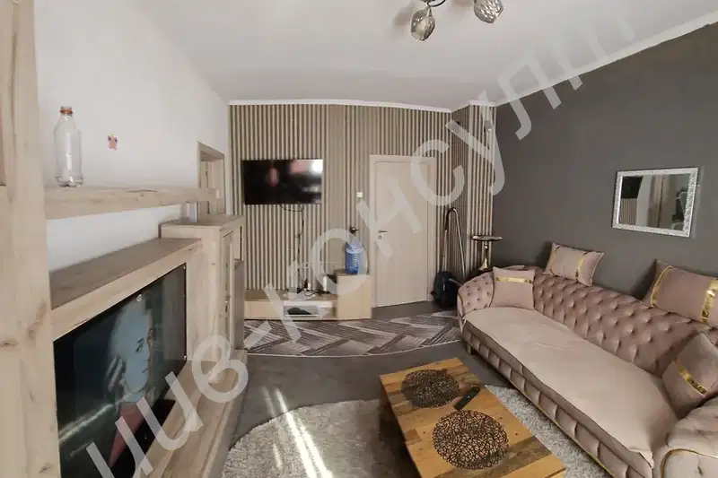 3-bedroom apartment in Veliko Tyrnovo, Centyr