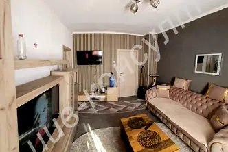 Тристаен апартамент във Велико Търново, Център