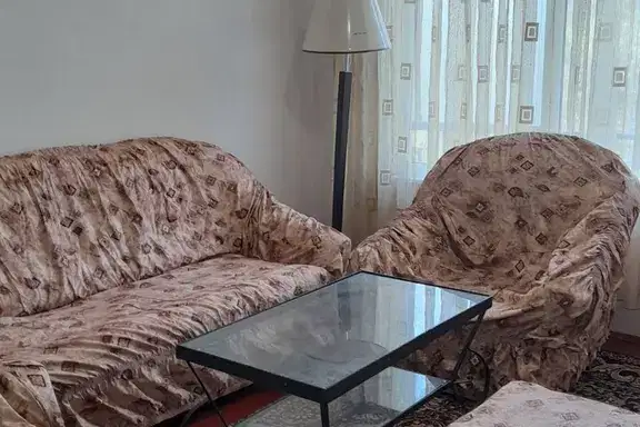 Тристаен апартамент във Велико Търново, Център