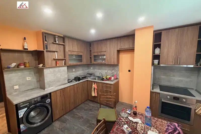 4-bedroom apartment in Vraca, Centyr