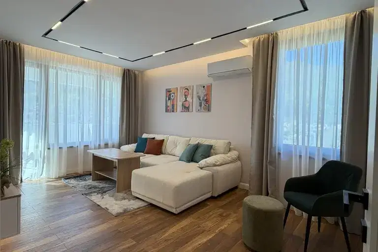 2-bedroom apartment in Vraca, Centyr