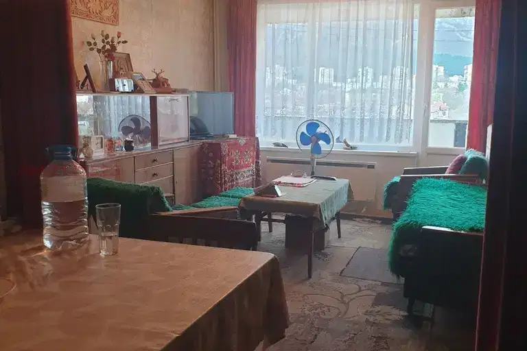 Тристаен апартамент във Враца, Самуил
