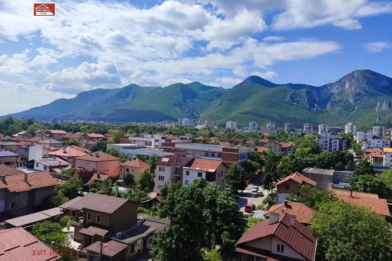 Тристаен апартамент във Враца, Самуил