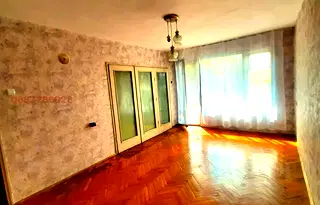 Тристаен апартамент в Ямбол, Център