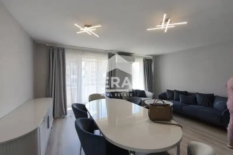 5-bedroom apartment in Yambol, Centyr