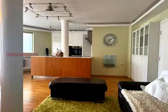 Тристаен апартамент в Ямбол, Център