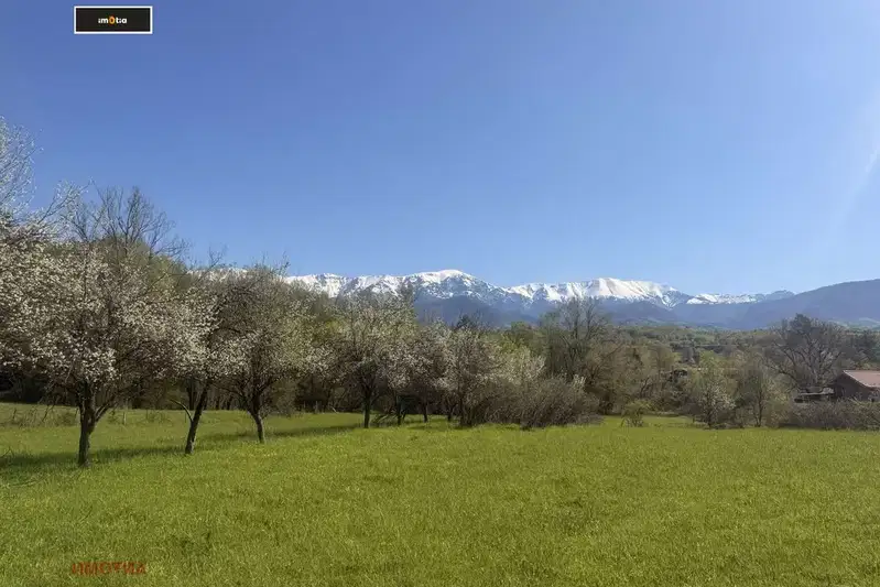 Plot in Oblast Lovech, Aprilci