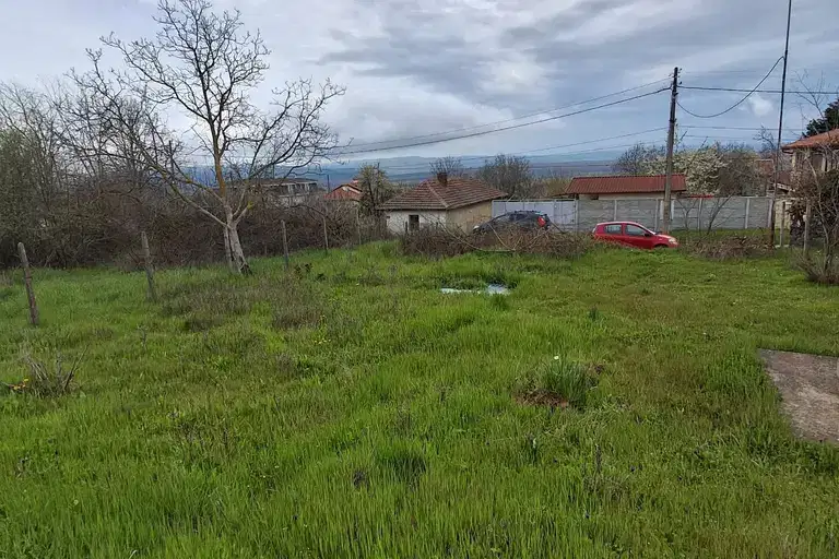 Парцел във Варна, Бяла