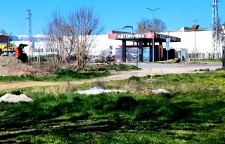 Парцел в София, Елин Пелин