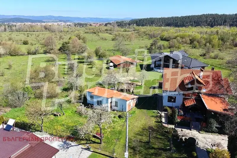 Plot in област София, Borovec
