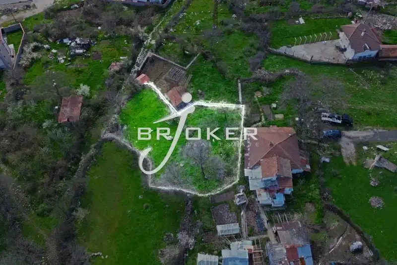 Plot in Oblast Kyrdjali, Момчил