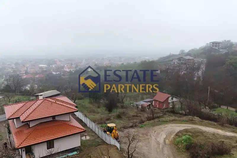 Plot in Oblast Plovdiv, Brestnik