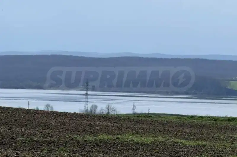 Парцел в Бургас, с. Черни връх