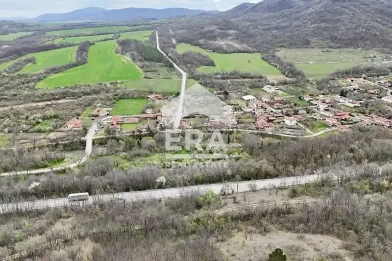 Парцел във Велико Търново, с. Големаните