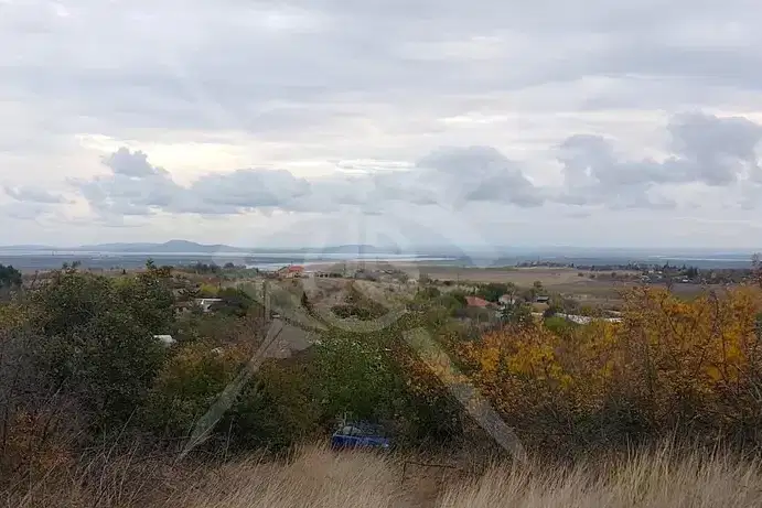 Plot in Izvorishte