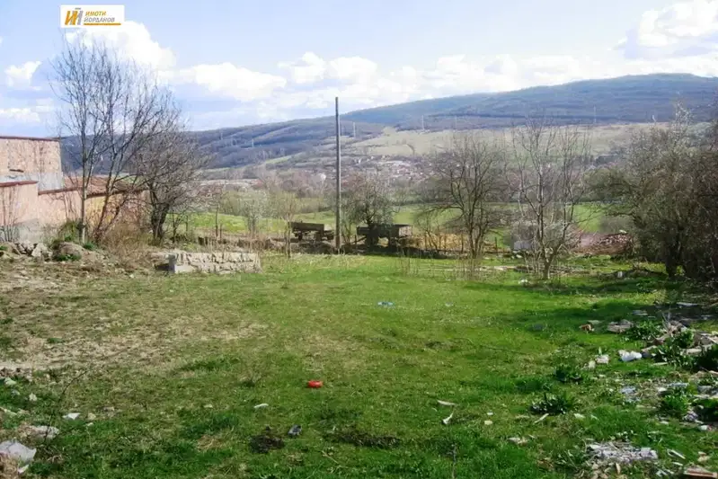 Парцел във Велико Търново, с. Леденик