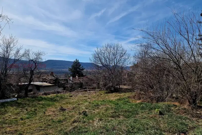 Plot in Veliko Tyrnovo, Ledenik