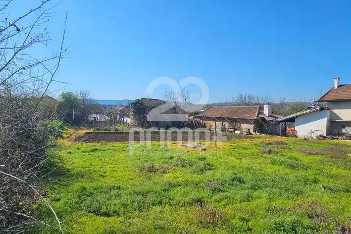 Plot in Oblast Veliko Tyrnovo, Polikraishte