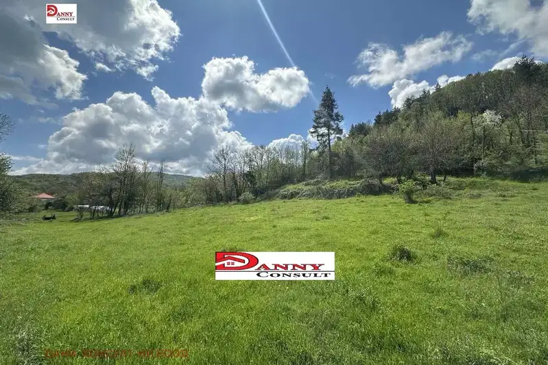 Plot in Veliko Tyrnovo, Razsoha