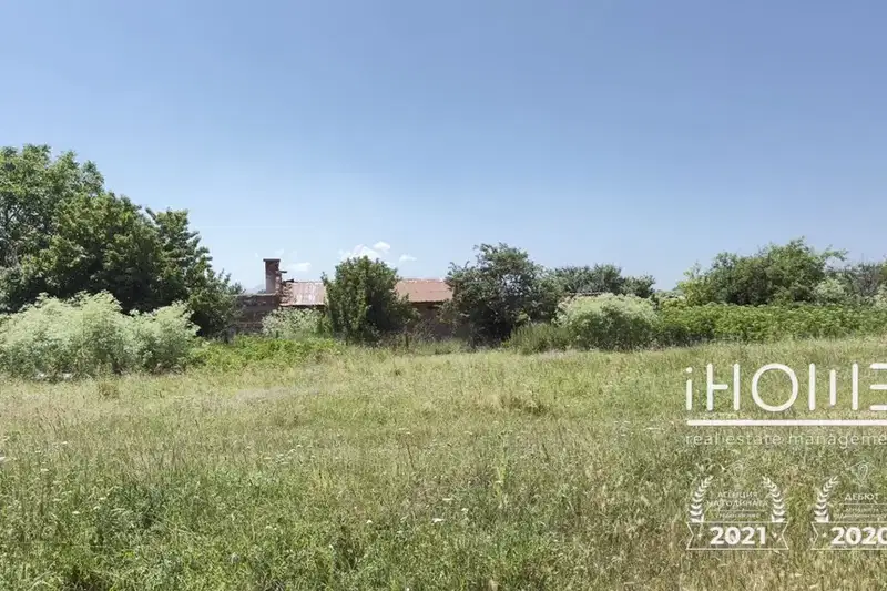 Plot in Svetovrachene