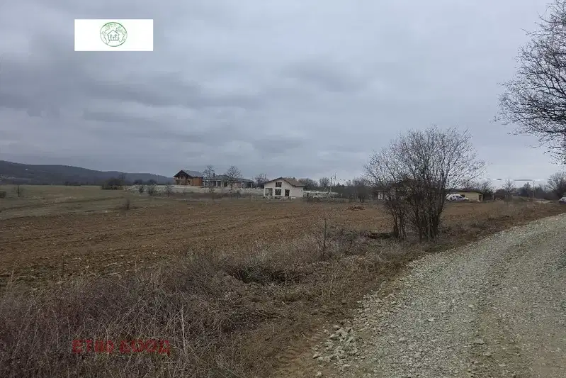 Парцел в София, с. Вакарел