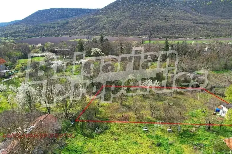 Парцел във Варна, с. Венчан