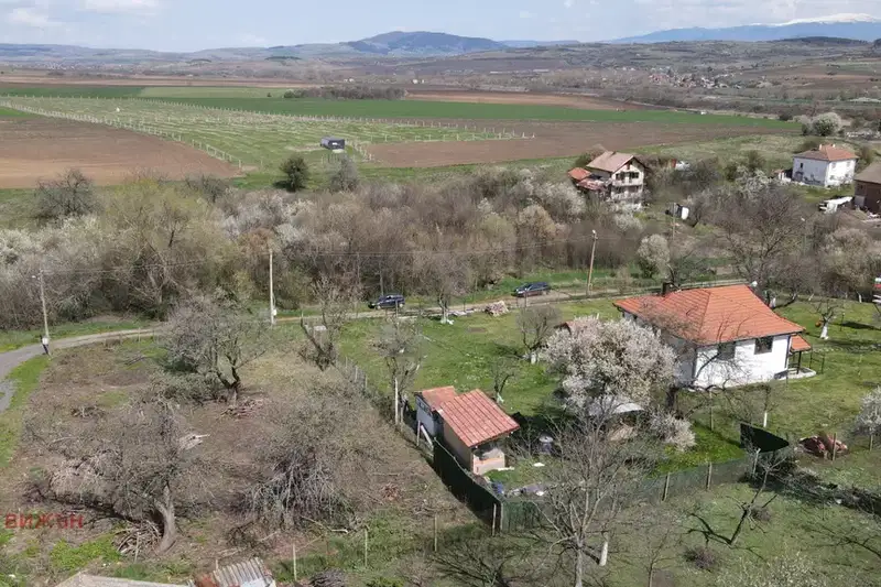 Plot in Oblast Pernik, Zidarci