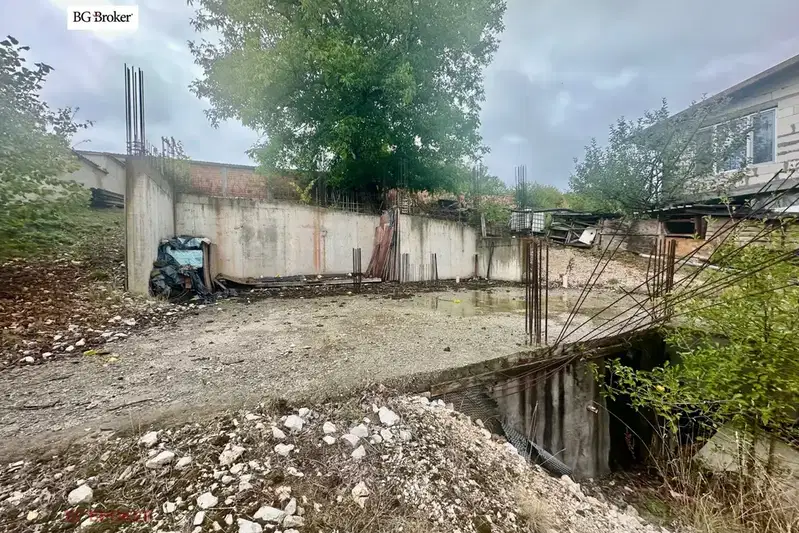 Парцел в София, Сливница