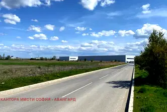 Парцел в София, Враждебна