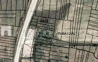 Парцел в София, Враждебна