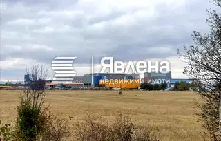 Парцел в София, Враждебна