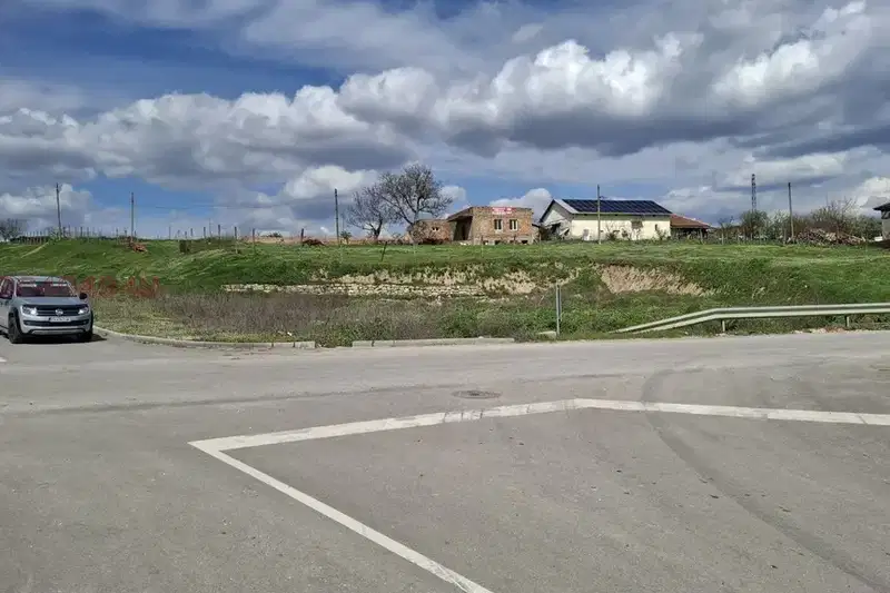 Парцел в Плевен, Тръстеник
