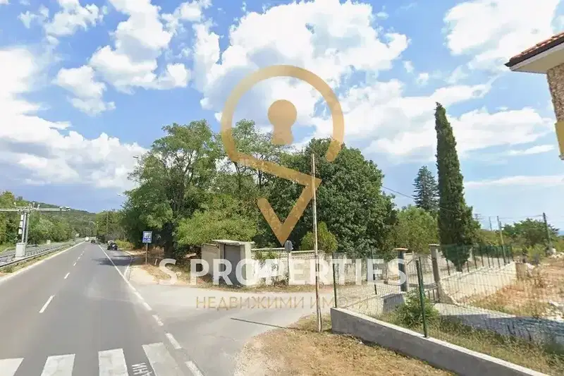 Plot in Varna, Alen Mak