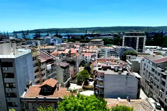Парцел във Варна, Операта