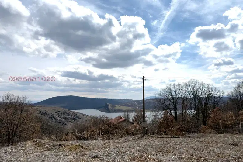 Парцел в Перник, яз. Пчелина