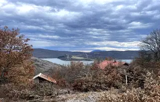Парцел в Перник, яз. Пчелина