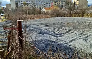 Бизнес имот в Перник, Изток