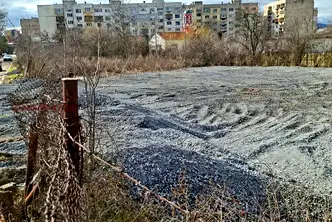 Бизнес имот в Перник, Изток