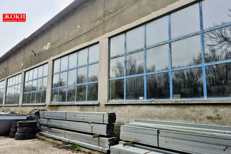 Бизнес имот в Перник, Промишлена зона