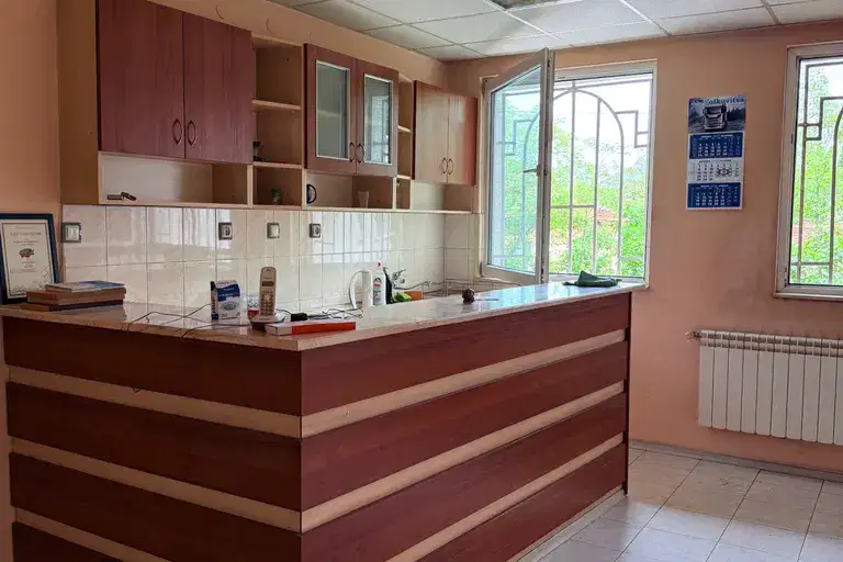 Business Property in Vraca, Centyr