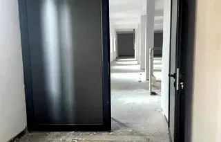 Промишлена сграда в Благоев, Широк център