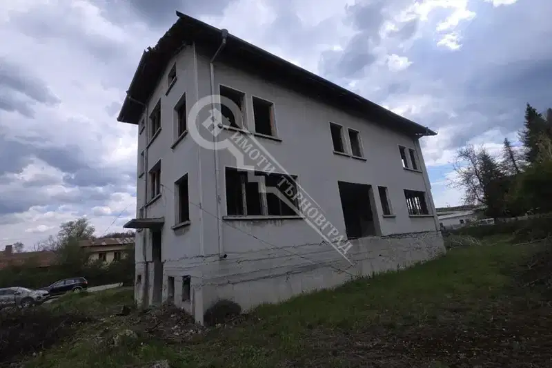Промишлена сграда във Велико Търново, Елена