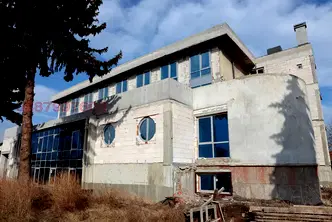 Промишлена сграда в София, Елин Пелин