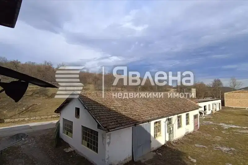 Промишлена сграда в София, Етрополе