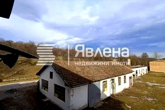 Промишлена сграда в София, Етрополе